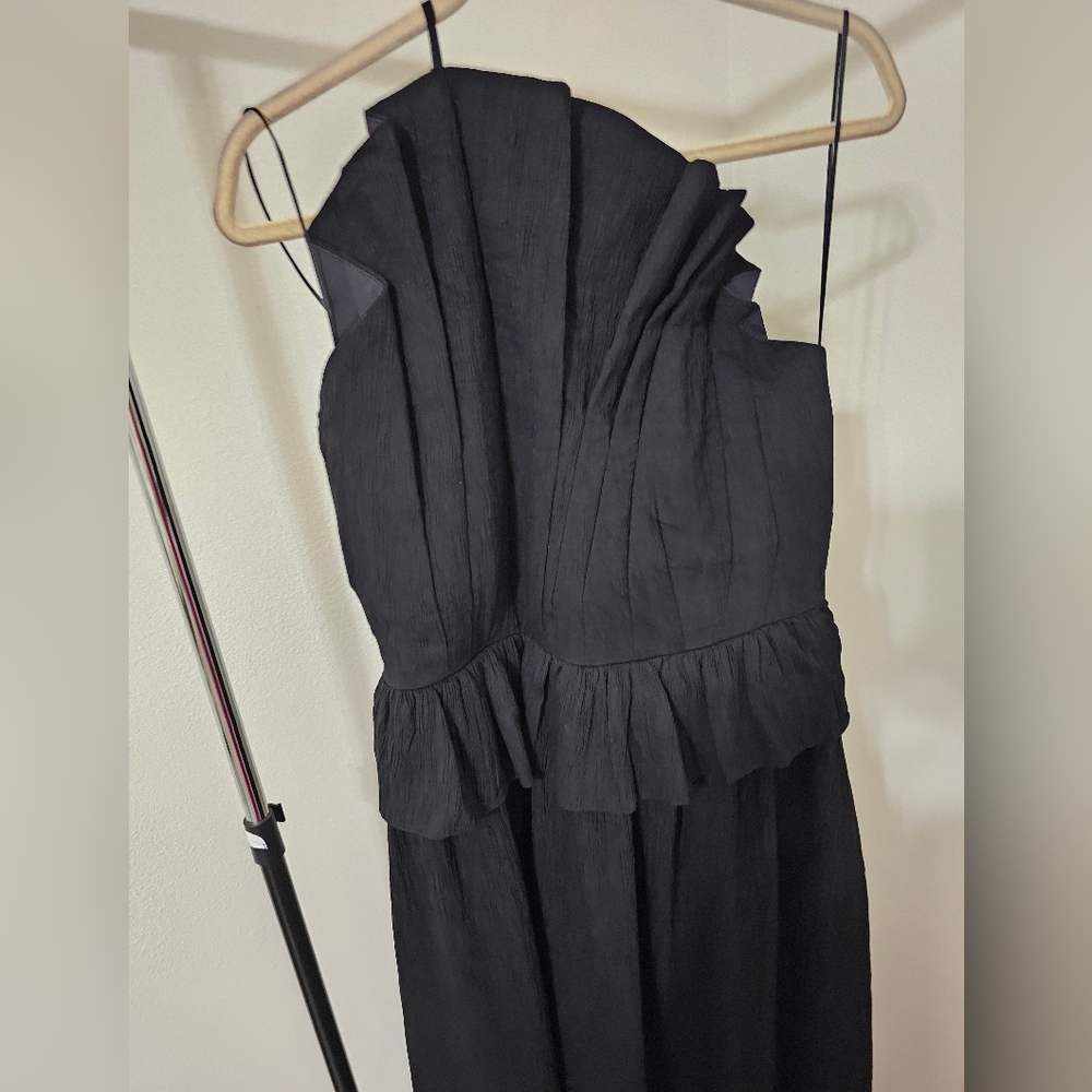 Women's Clothing (A23) - Picture 7 of 9